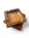 El Yapımı Doğal Kayın Ahşap Kül Tablası – 12,5x12,5 cm Oyma Desenli