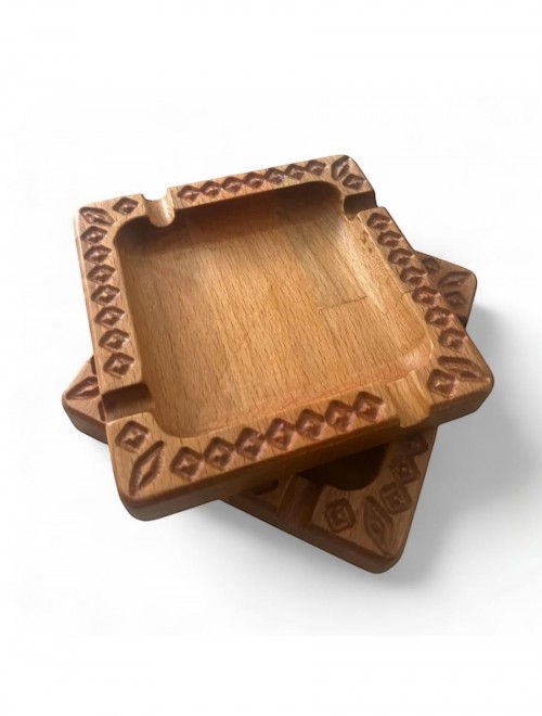 El Yapımı Doğal Kayın Ahşap Kül Tablası – 12,5x12,5 cm Oyma Desenli