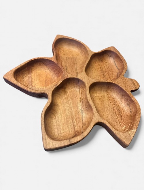 Doğal Ahşap Yaprak Şeklinde Sunum Tepsisi – 5 Bölmeli, El İşçiliği Tasarım