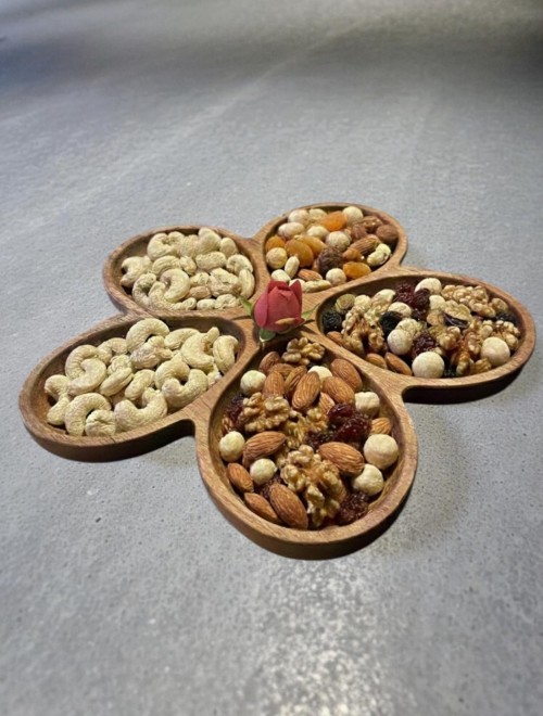 5 Bölmeli Masif Kayın Ahşap Çerezlik & Sunumluk – 24x24 cm | Doğal ve El Yapımı 5 Bölmeli Masif Kayın Ahşap Çerezlik & Sunumluk – 24x24 cm | Doğal ve El Yapımı